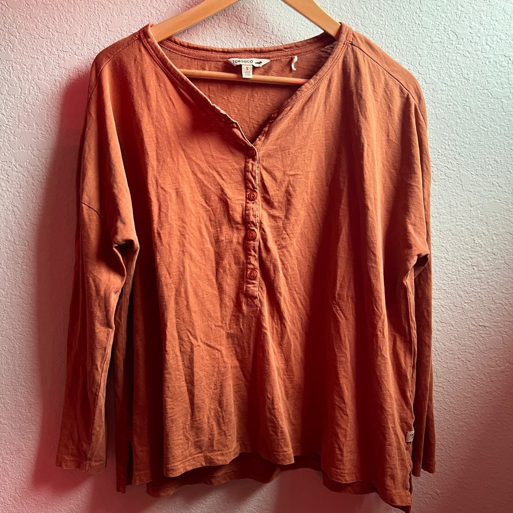 Toad&Co Rust Henley Top